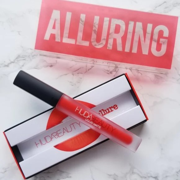 Huda Beauty - Liquid Matte Lipstick in Alluring - Picture 5 of 7